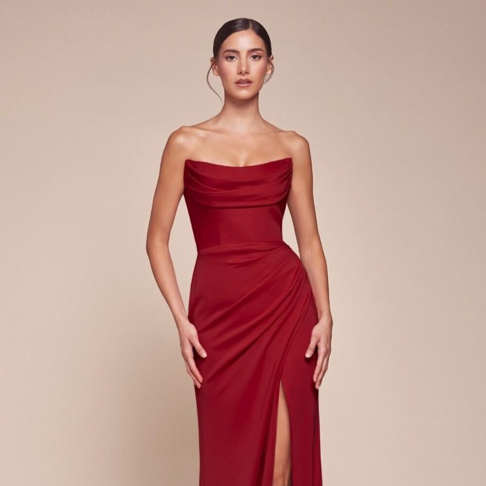 NEW SLEEVELESS STRAPLESS CHIFFON DRESS W/ GATHERED WAISTLINE & LEG CD355